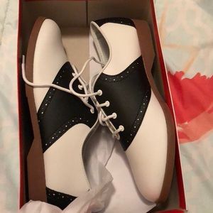 Brand new Predictions saddle Oxford shoes